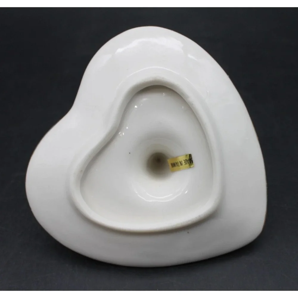 Vintage Heart Shaped Ring Holder Trinket Dish 3D Floral Porcelain Jewelry Stand